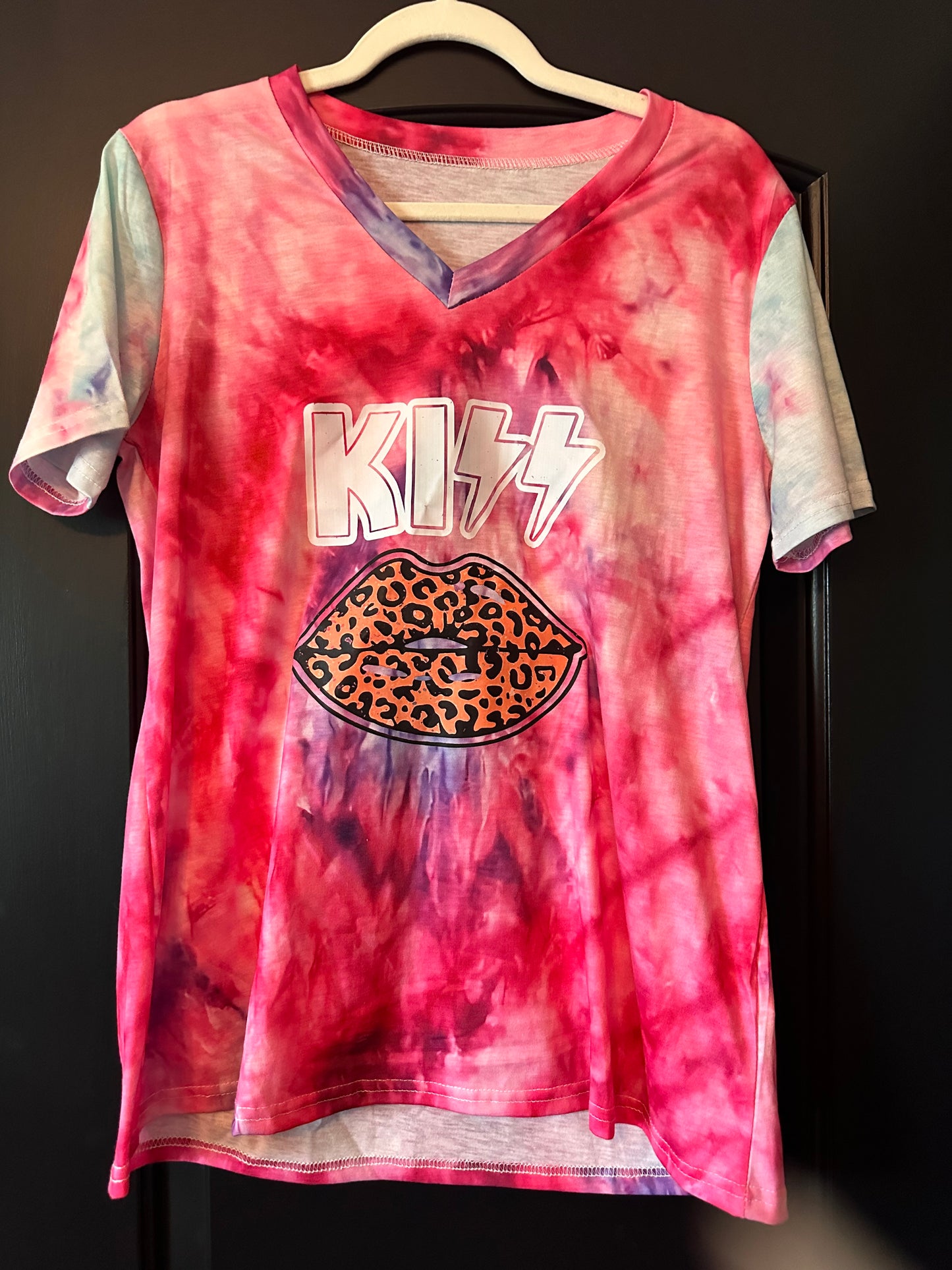 Twisted Kiss Tee